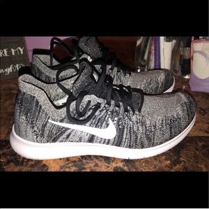 Nike Free RN Flyknit Sneakers
